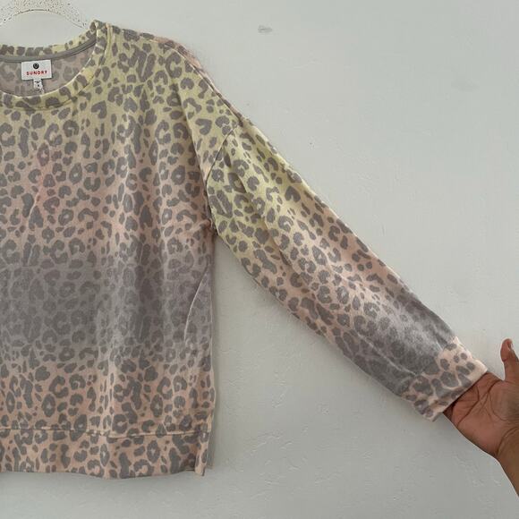 Sundry Leopard Print Sweater Soft Pullover Sweatshirt Rainbow Ombré Medium NWT - Picture 4 of 9